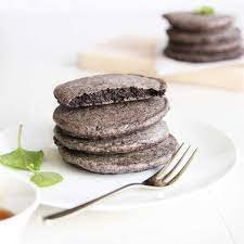 black sesame seed pancake